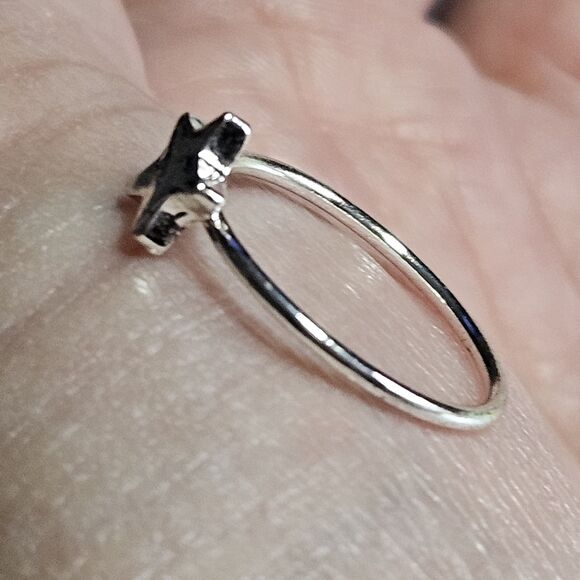 **Sale** Silver Tone Dainty Star Pinky Ring 3.25 - Picture 2 of 13